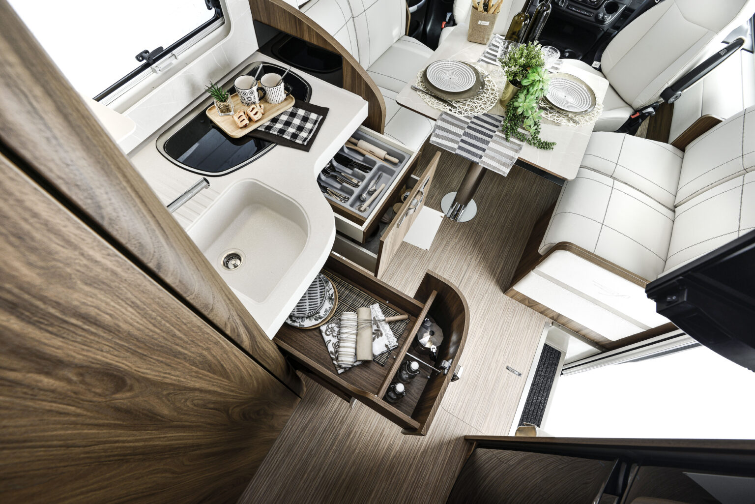 Arca Camper Motorhome H745 GLG 018 cassetti