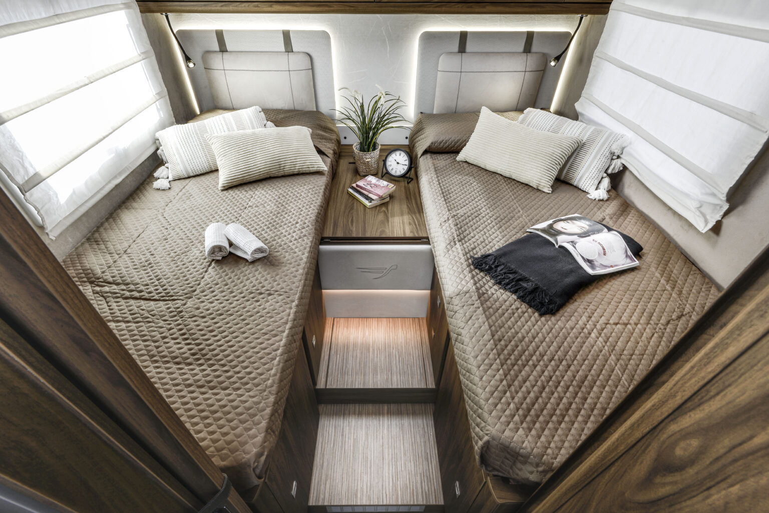 Arca camper semintegrale Europa 745 GLG 017 camera da letto