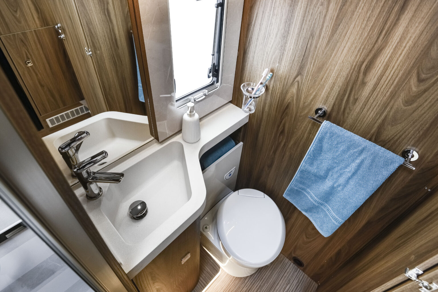 Arca camper semintegrale P699 GLM 011 bagno