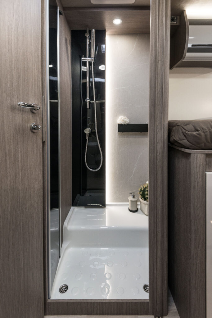 Arca camper america motorhome 745 GLC doccia