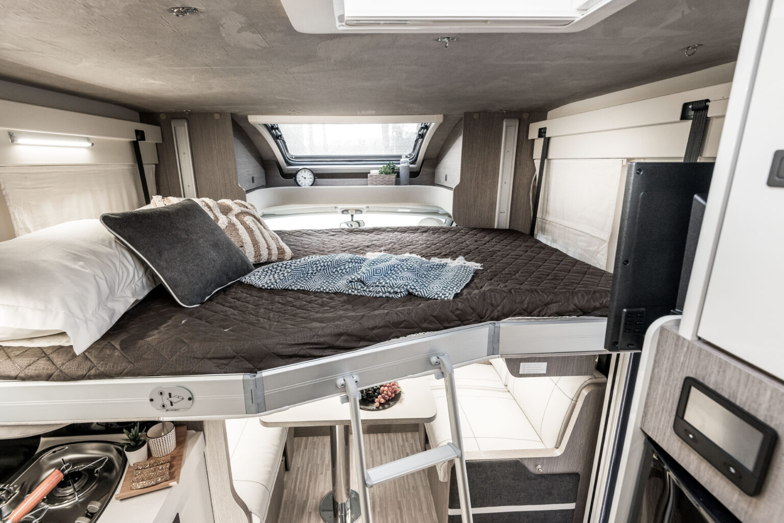 Arca camper semintegrale America 745 GLG 036 letto basculante