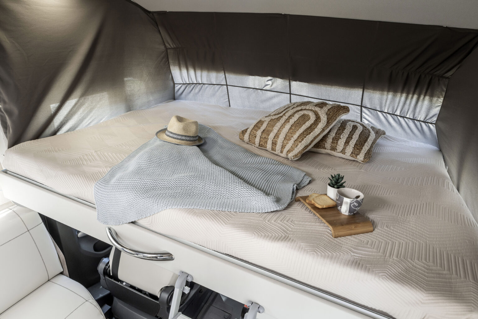 Arca camper motorhome 745 GLG letto basculante