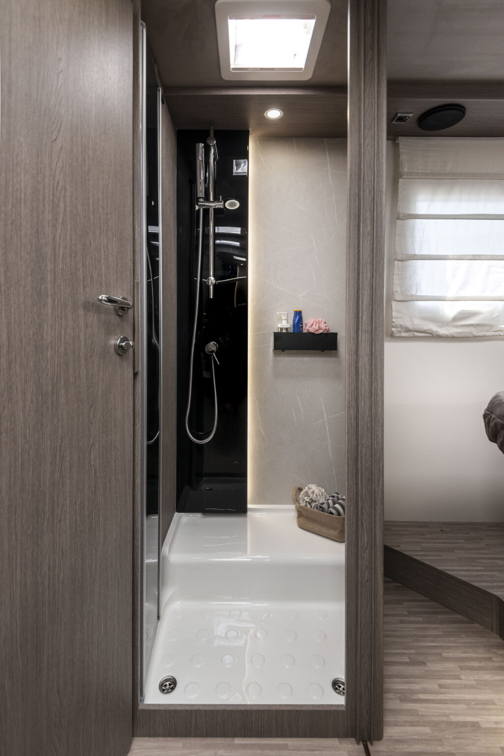 Arca camper america motorhome 745GLC 037 doccia