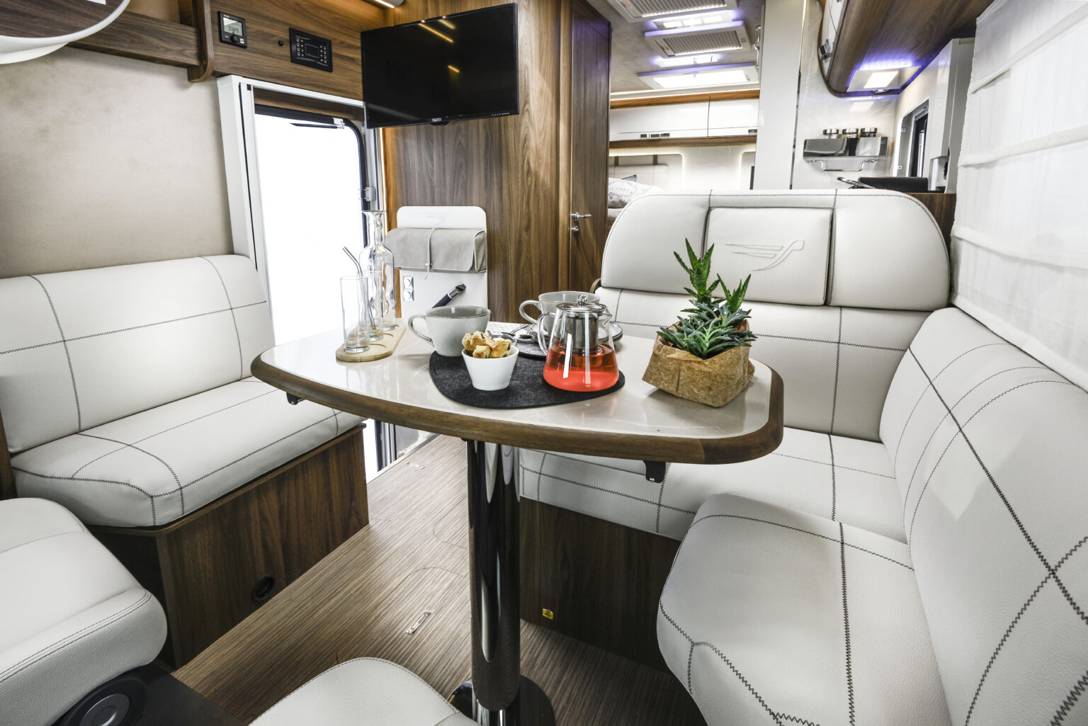Arca camper motorhome new deal H699GLG dinette