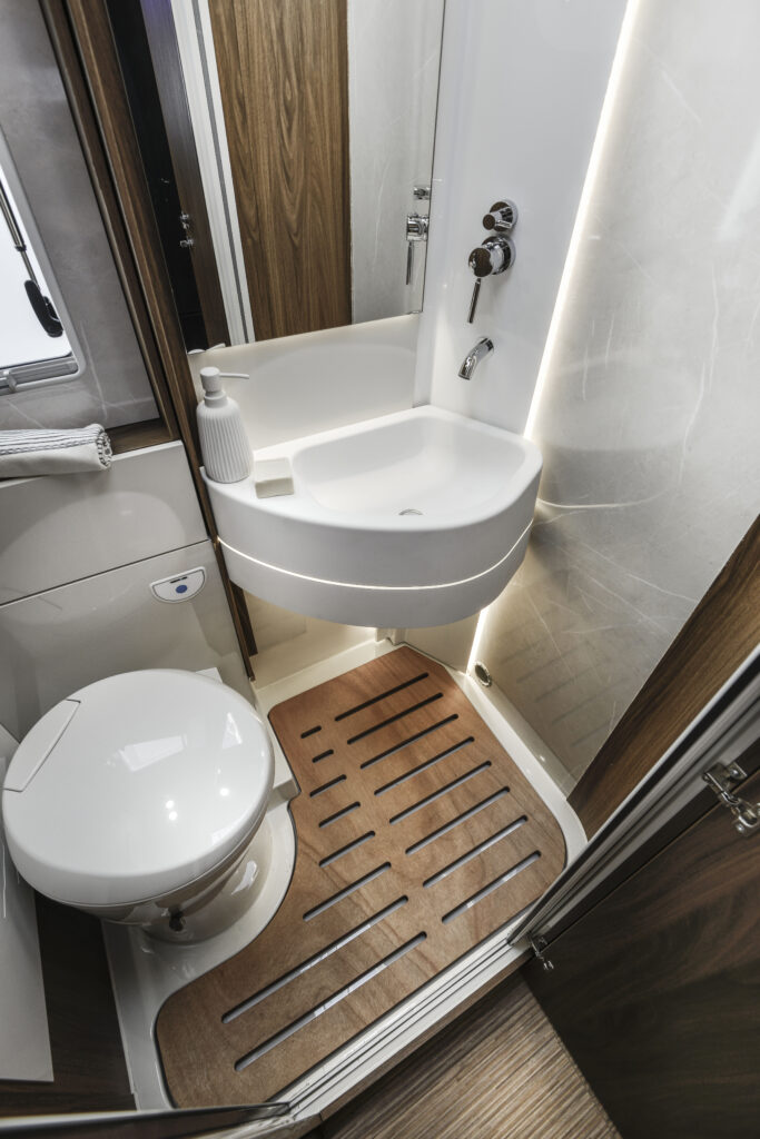 Arca camper motorhome new deal H699GLG bagno