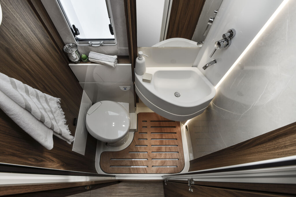 Arca camper motorhome new deal H699GLG bagno