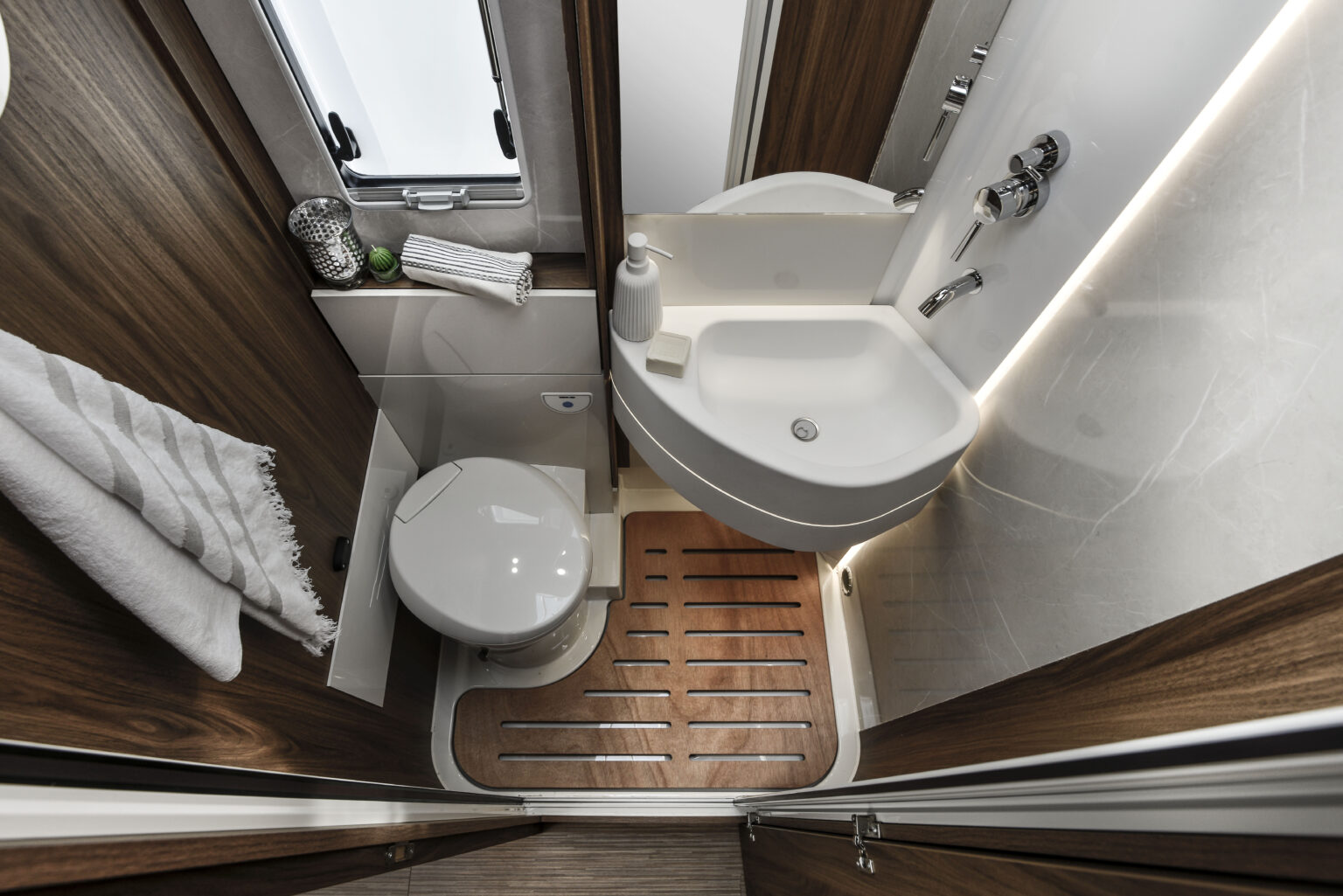 Arca camper motorhome new deal H699GLG bagno