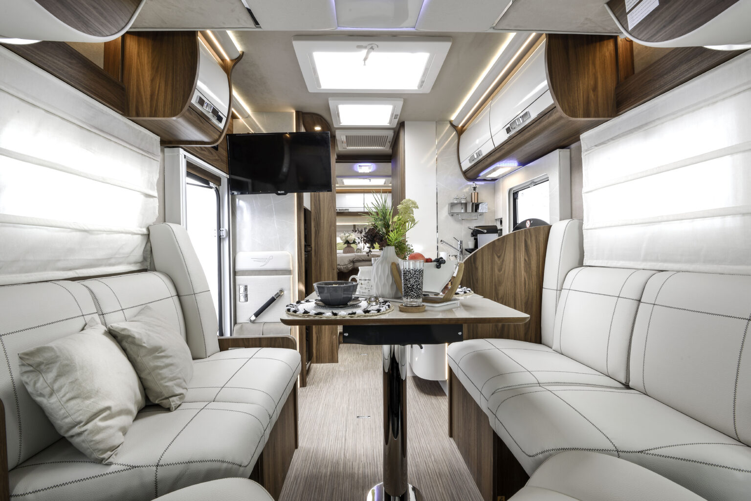 Arca camper motorhome H745GLC 009 dinette