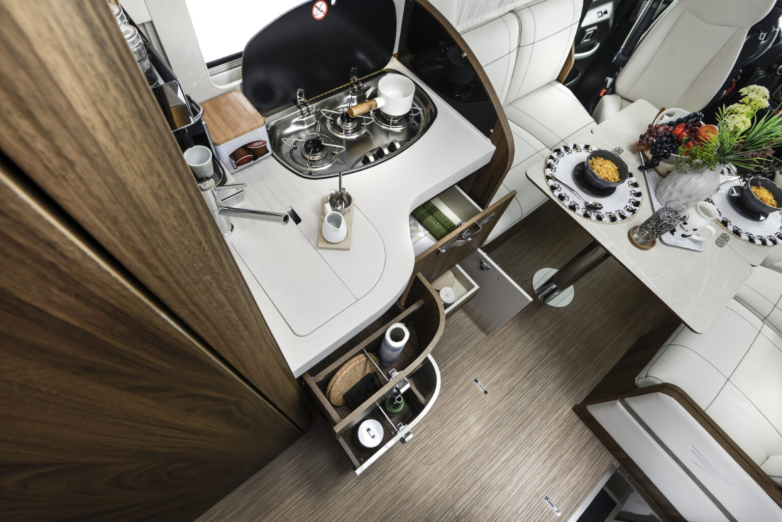 Arca Camper Motorhome H745 GLG 018 cucina