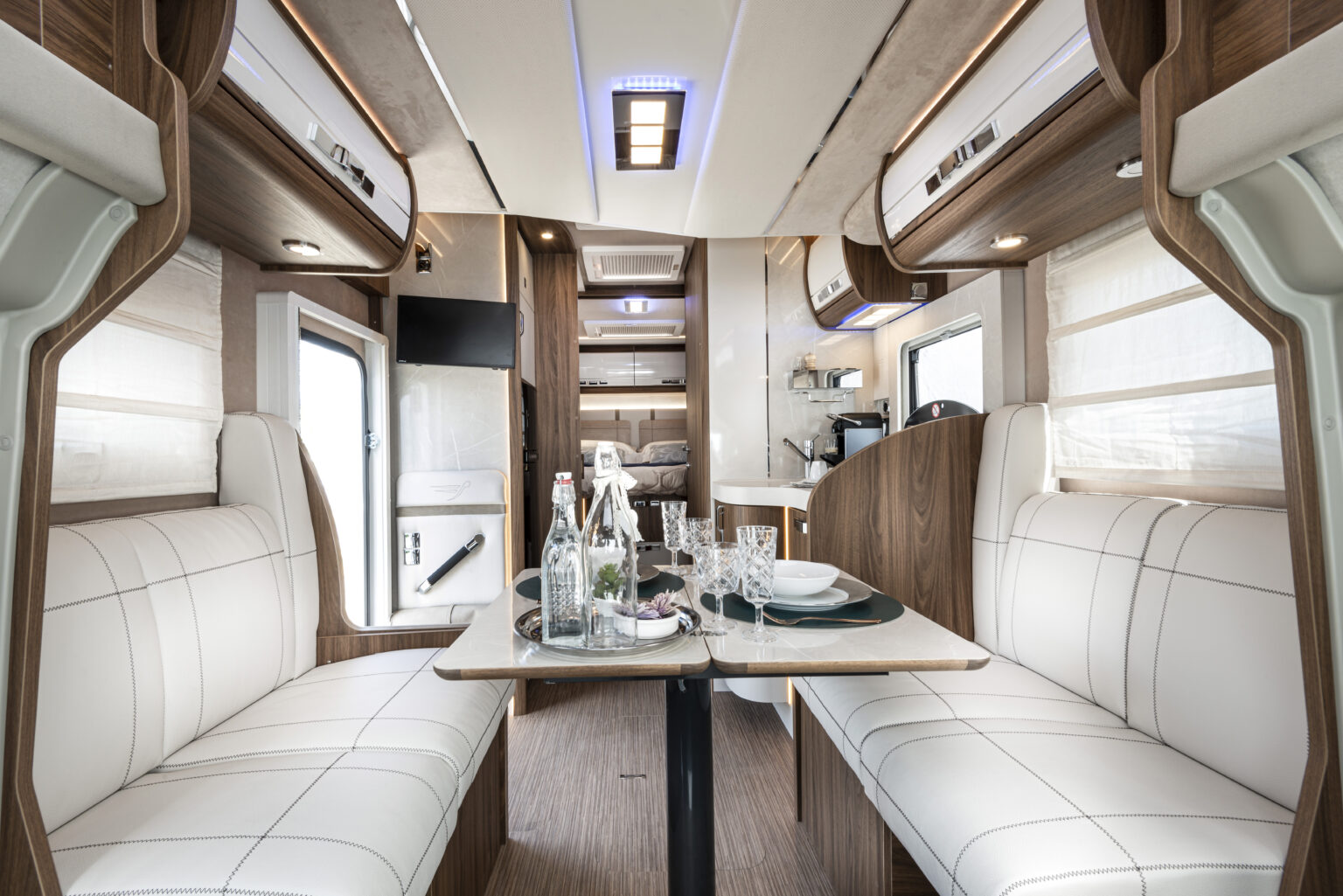 Arca camper motorhome Europa 745 glc 029 dinette face à face