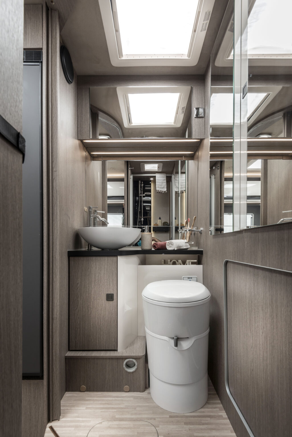 Arca camper compatto C 636 ML bagno