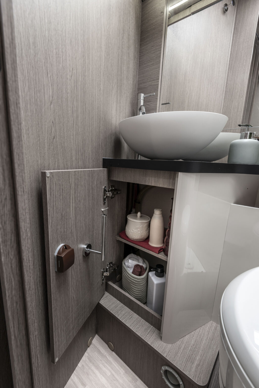 Arca camper compatto C 699 LC cassetto bagno