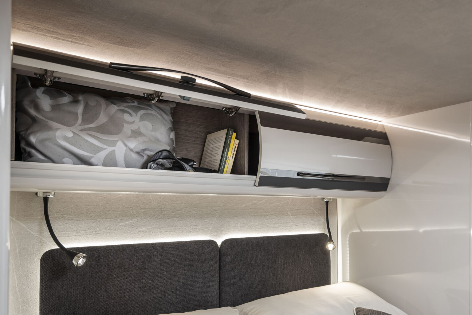 Arca camper compatto C 699 LC sportellone