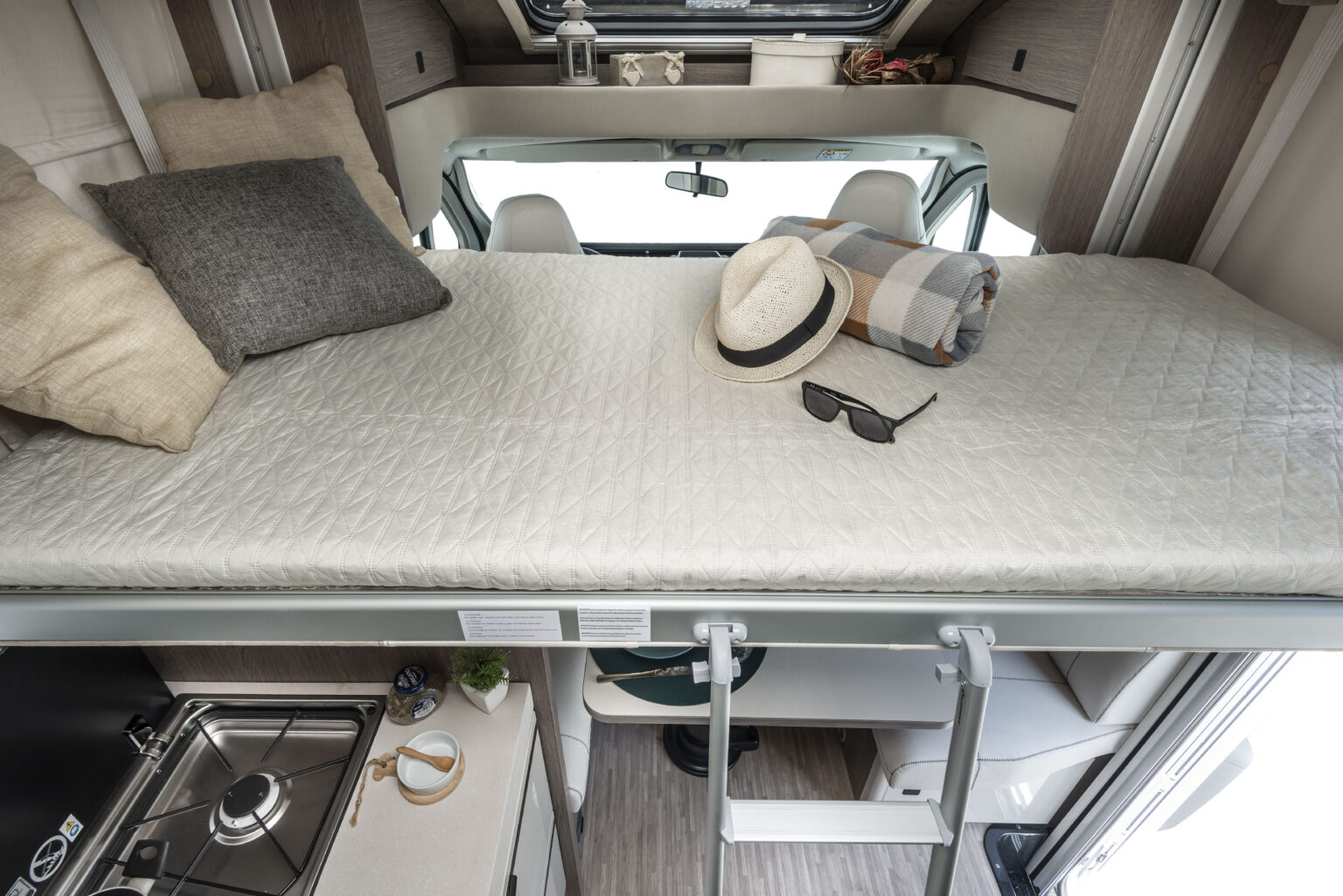 Arca camper compatto C 699 LC letto singolo basculante