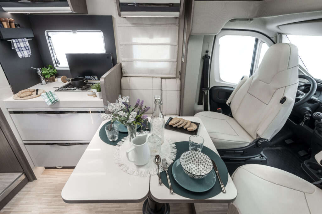 Arca camper compatto C 699 LC dinette