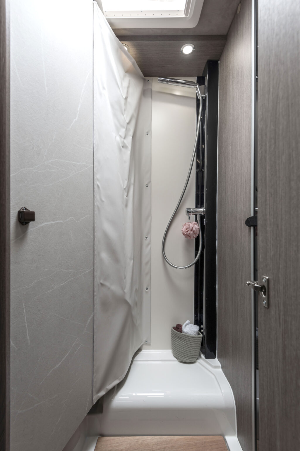 Arca camper compatto C 699 LG doccia