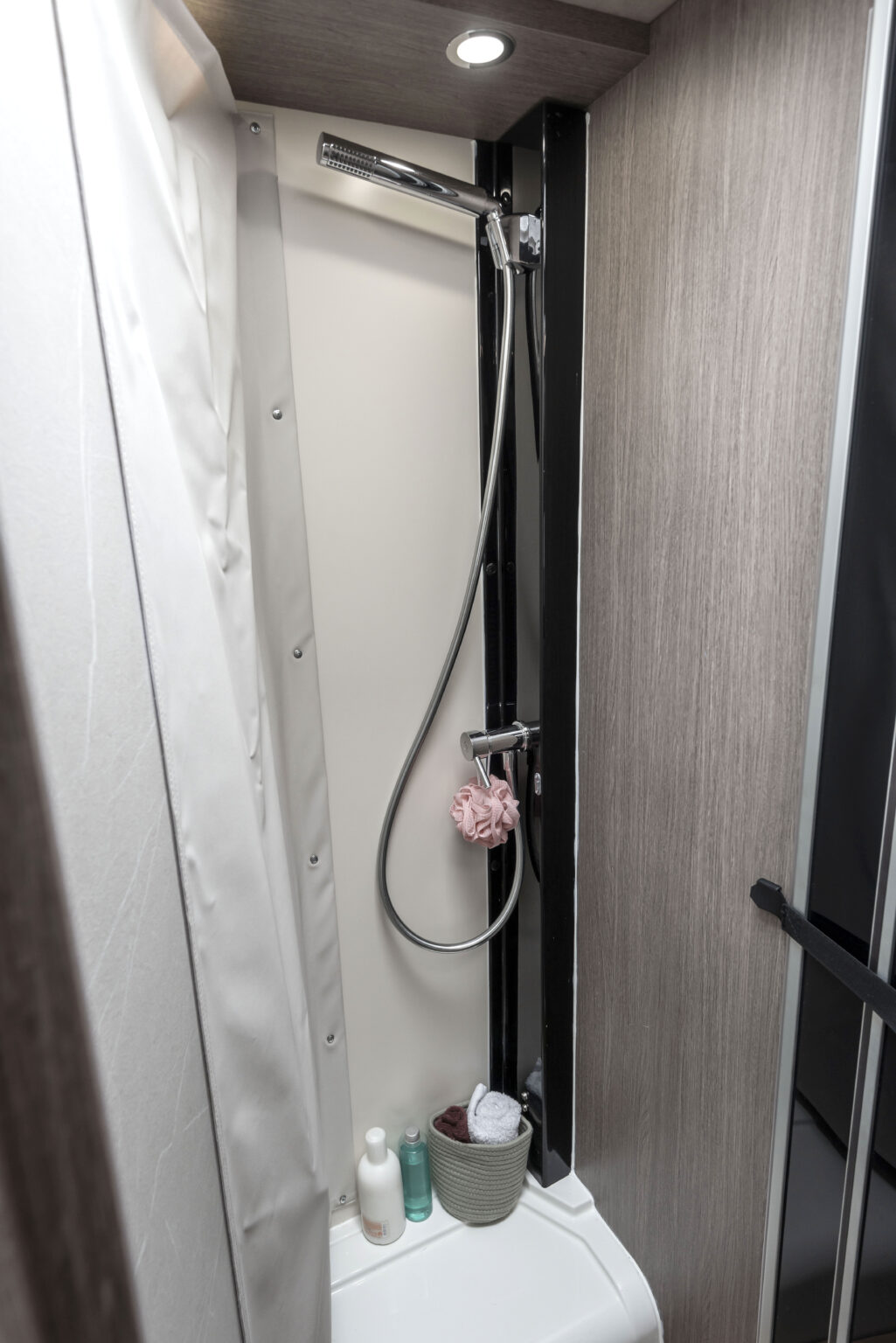 Arca camper compatto C 699 LG doccia
